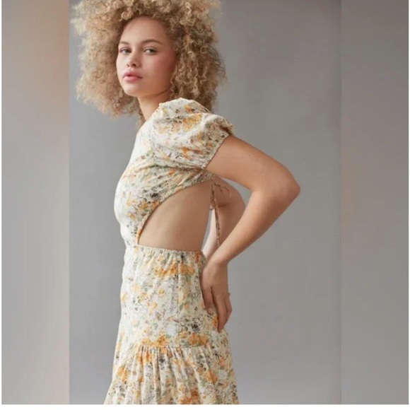 Kiss The Sky Tiered Maxi Dress - Puff Sleeve Open Back Cutout Ditsy Floral Dress - Picture 2 of 10